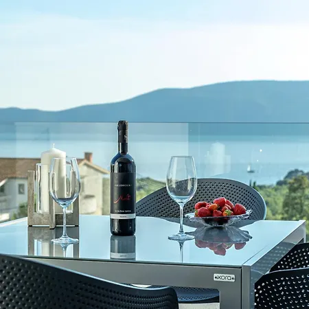 Luxury White Sails With A Multi Sport Court And Sea View Pinezici (Krk)
