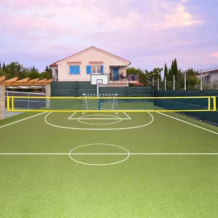 Luxury White Sails With A Multi Sport Court And Sea View * Pinezići