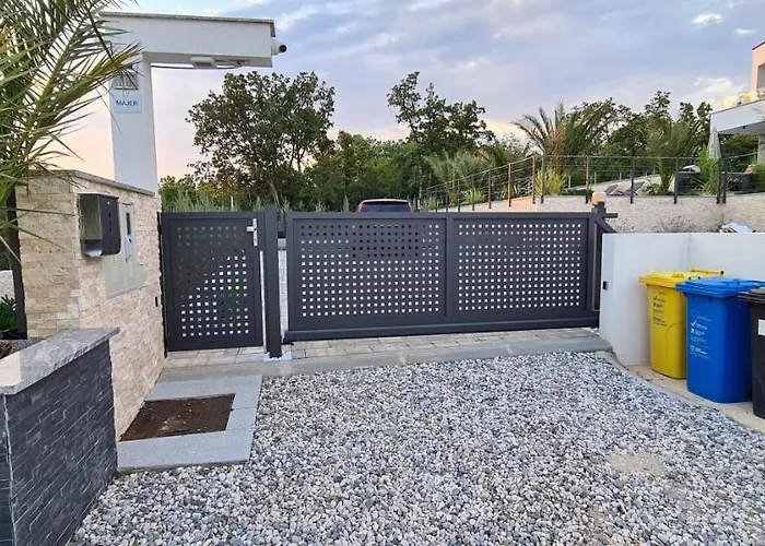 Luxury White Sails With A Multi Sport Court And Sea View *