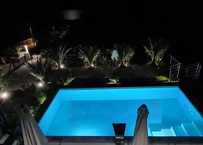 Luxury White Sails With A Multi Sport Court And Sea View Vila Pinezići