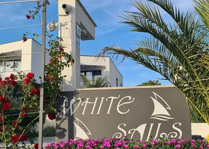 Luxury White Sails With A Multi Sport Court And Sea View * Pinezići