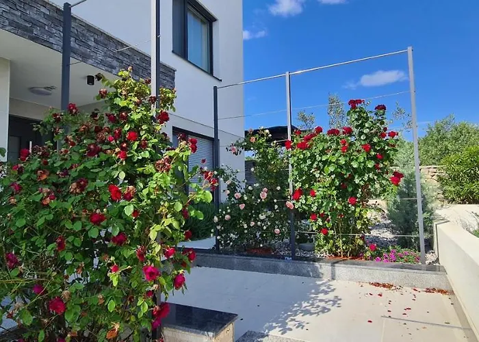 Luxury White Sails With A Multi Sport Court And Sea View *