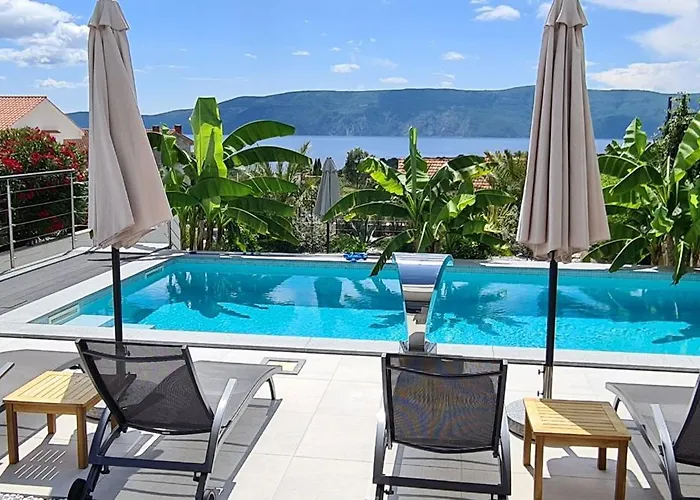 Vila Luxury White Sails With A Multi Sport Court And Sea View