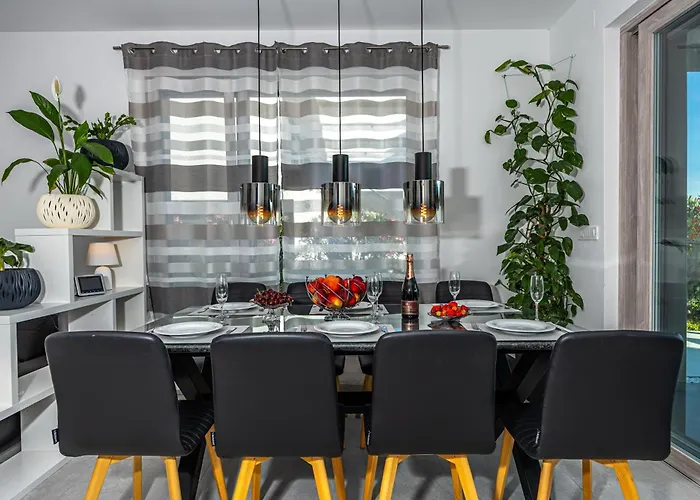 Villa Luxury White Sails With A Multi Sport Court And Sea View Pinezići