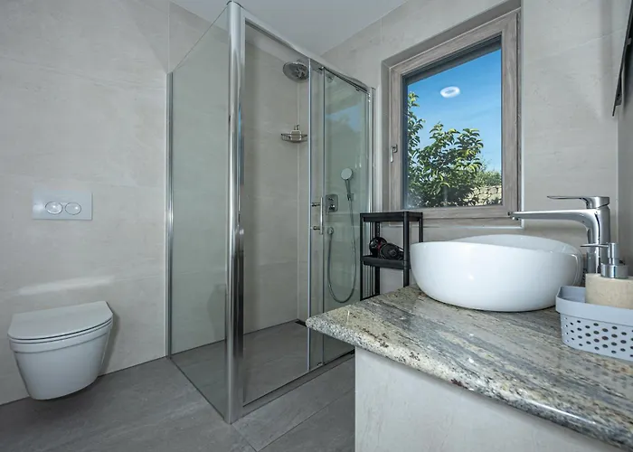 Luxury White Sails With A Multi Sport Court And Sea View Villa *