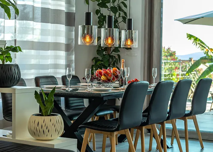 Villa Luxury White Sails With A Multi Sport Court And Sea View Pinezići