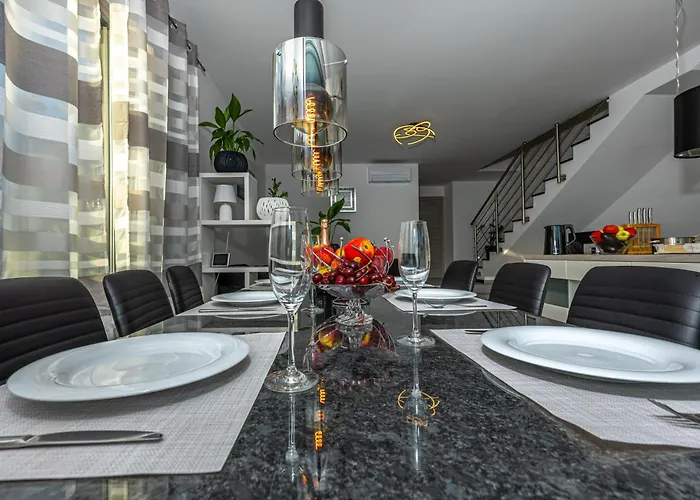 Villa Luxury White Sails With A Multi Sport Court And Sea View *