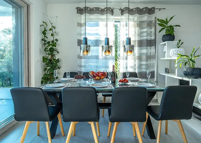 Luxury White Sails With A Multi Sport Court And Sea View * Pinezići