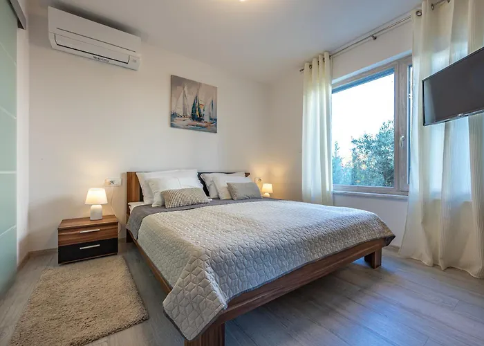 Luxury White Sails With A Multi Sport Court And Sea View *