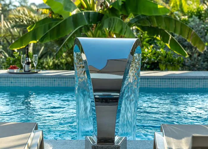 Villa Luxury White Sails With A Multi Sport Court And Sea View *