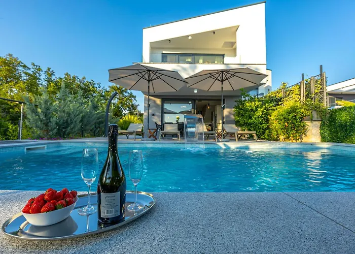Villa Luxury White Sails With A Multi Sport Court And Sea View