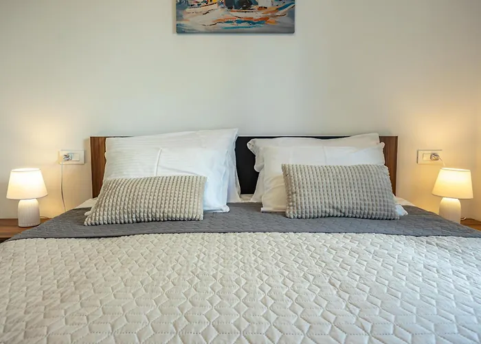 Vila Luxury White Sails With A Multi Sport Court And Sea View Pinezići