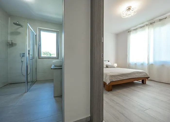Luxury White Sails With A Multi Sport Court And Sea View Vila