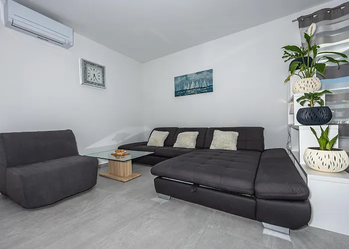 Luxury White Sails With A Multi Sport Court And Sea View * Pinezići