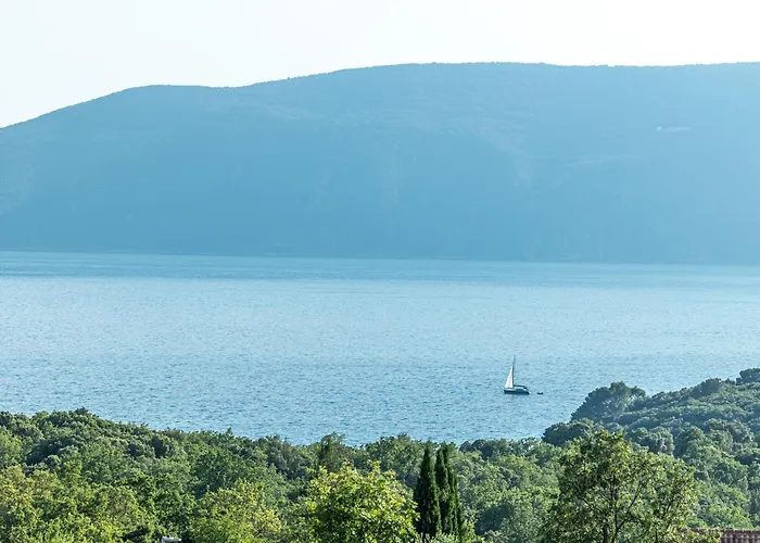 Luxury White Sails With A Multi Sport Court And Sea View Villa