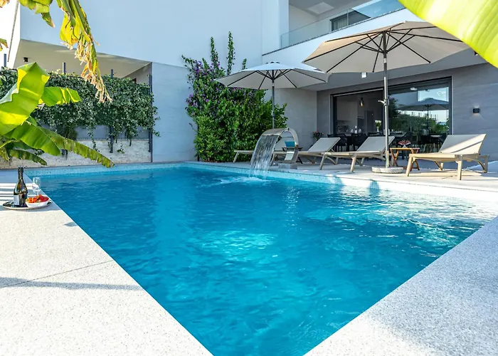 Villa Luxury White Sails With A Multi Sport Court And Sea View