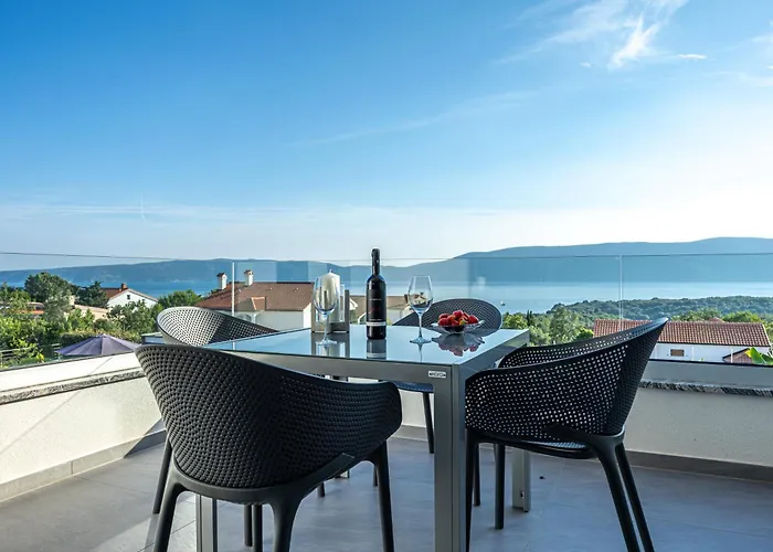 Vila Luxury White Sails With A Multi Sport Court And Sea View Pinezići