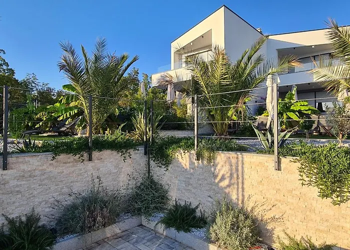 Villa Luxury White Sails With A Multi Sport Court And Sea View