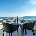 Villa Luxury White Sails With A Multi Sport Court And Sea View Pinezići