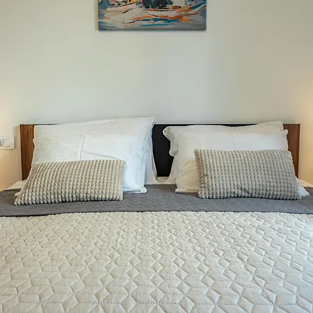 Villa Luxury White Sails With A Multi Sport Court And Sea View Pinezići