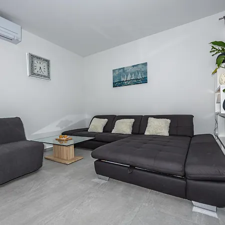 Luxury White Sails With A Multi Sport Court And Sea View * Pinezići